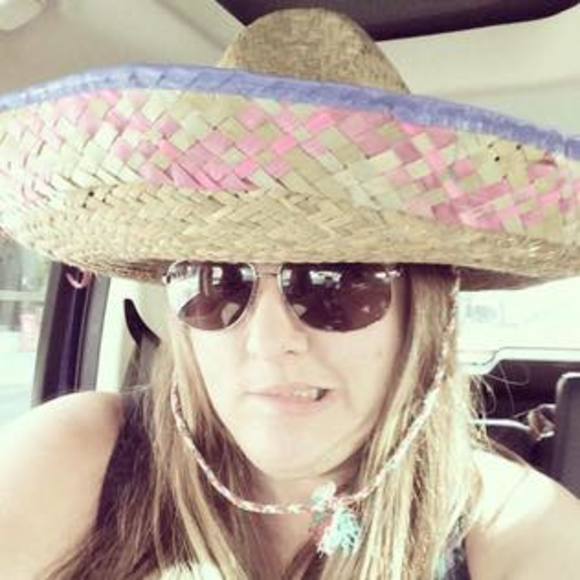 Meet your Posher, Tayla - Picture 1 of 1